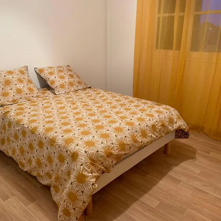 Dom wakacyjny Ground Floor F3 15 Min Away From Ajaccio